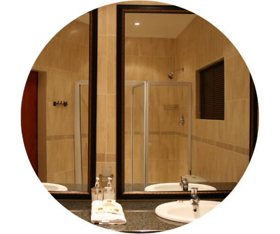 Executive rooms with double shower and double basin